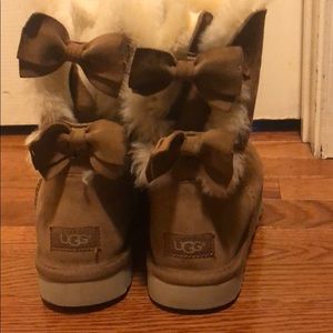 Bailey Bow Chestnut Uggs